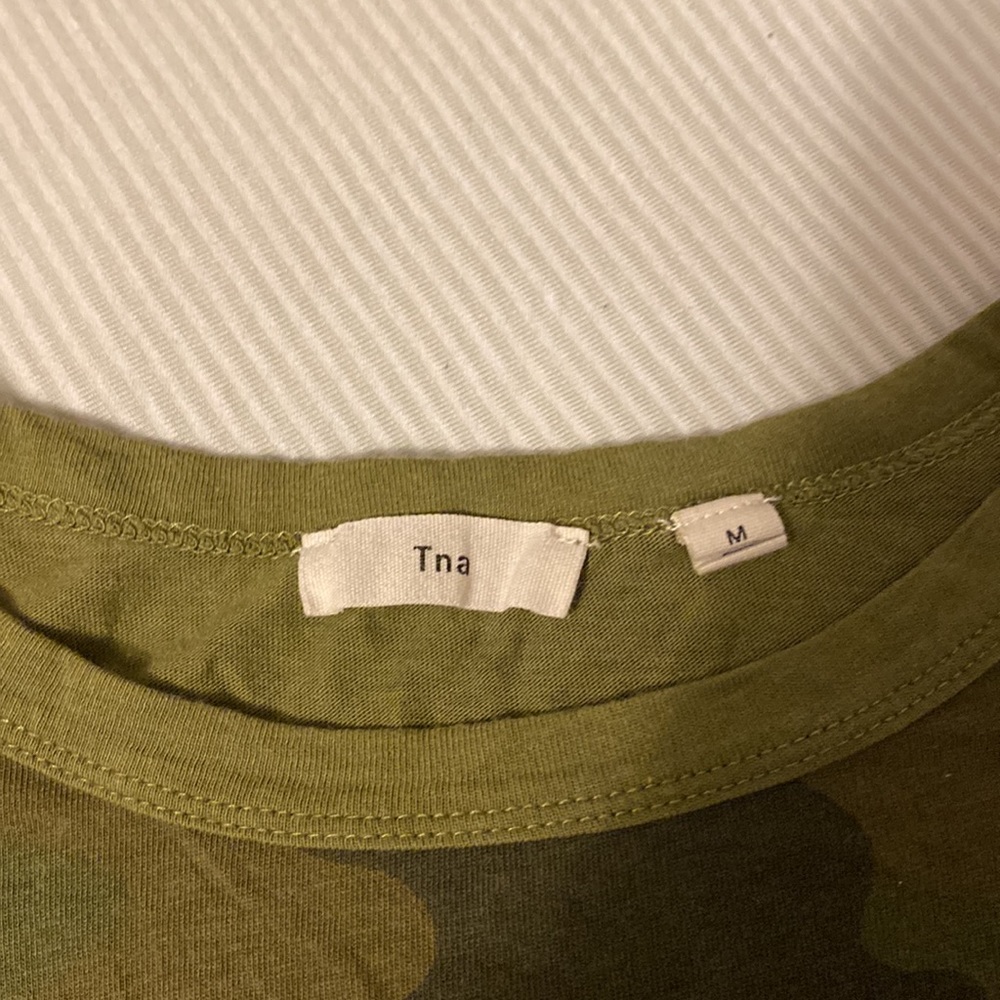 TNA CAMO T-SHIRT ๐ - Picture 2 of 2